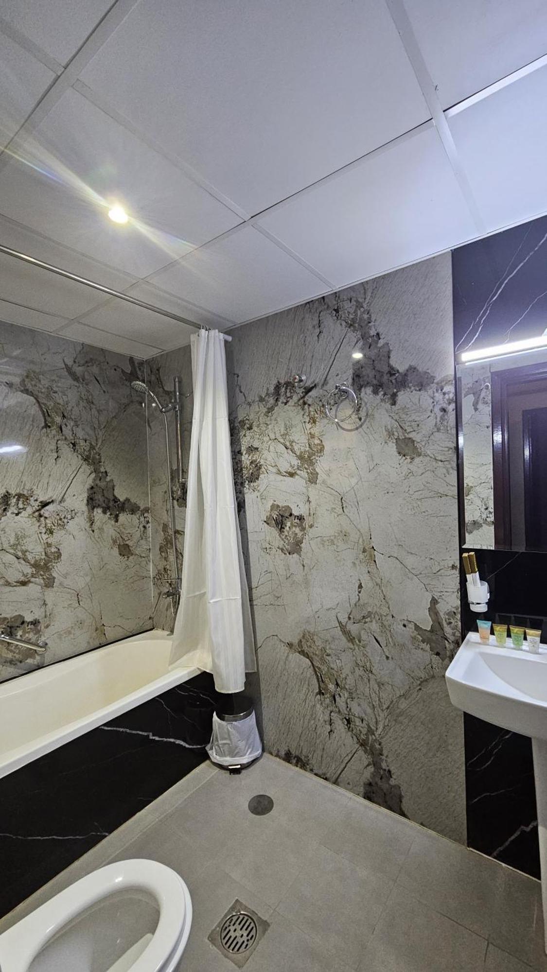 Sea Shore Hotel Apartment Khorfakkan Khor Fakkan Kültér fotó